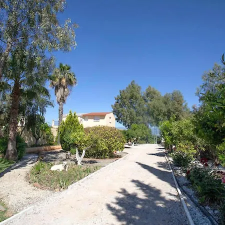 Casa rural 4 Bungalows-cortijo Da Luigi-4 Adultos-2 Dormitorios-piscina-ideal Familias-cartama-malaga *